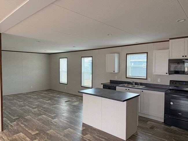 Building Photo - 781 W Walcott Rd