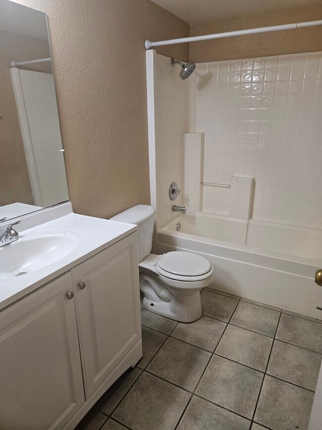 Building Photo - 6102 Hillside Bloom Ct