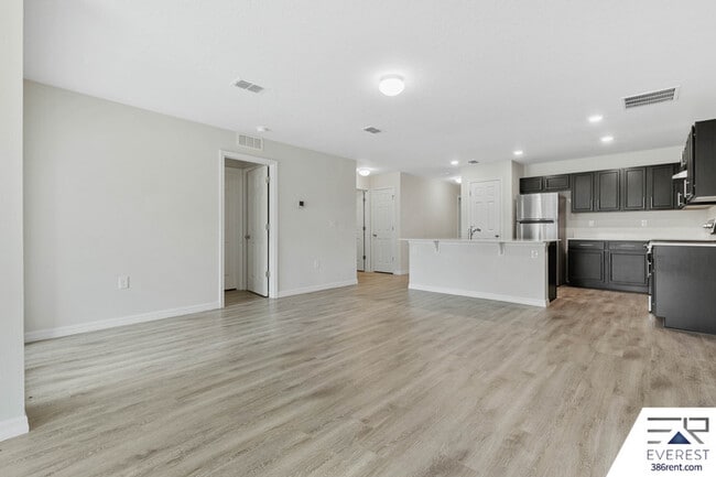 Building Photo - 26 Serbian Bellflower Trail