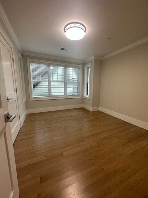 Building Photo - 26 Arlington St