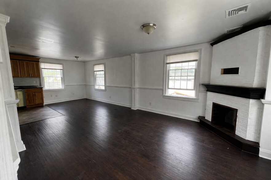 Building Photo - 314 3rd St