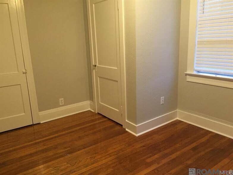 Building Photo - 718 Park Blvd