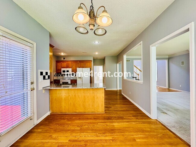 Building Photo - 8102 W 144th Pl