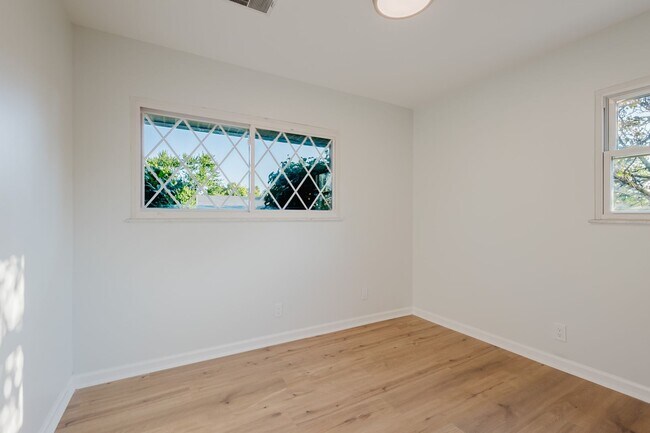 Building Photo - Completely Renovated House in the Holiday Hills Subdivision   251125