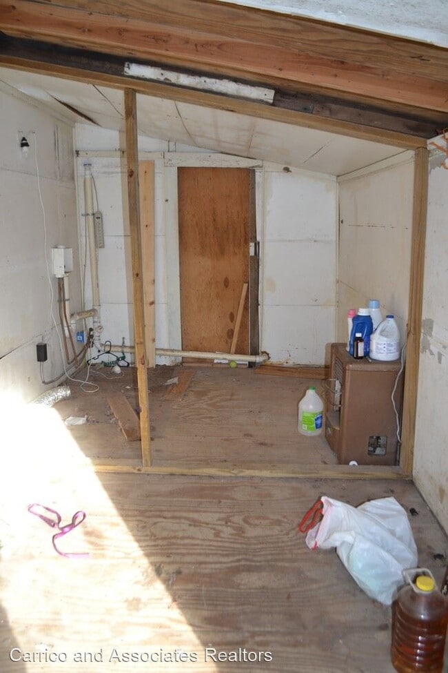 Building Photo - 1 br, 1 bath House - 2013 Willowwood