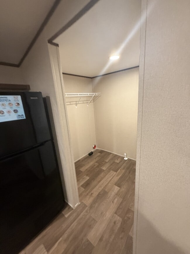 Building Photo - 1030 Aaron Ln