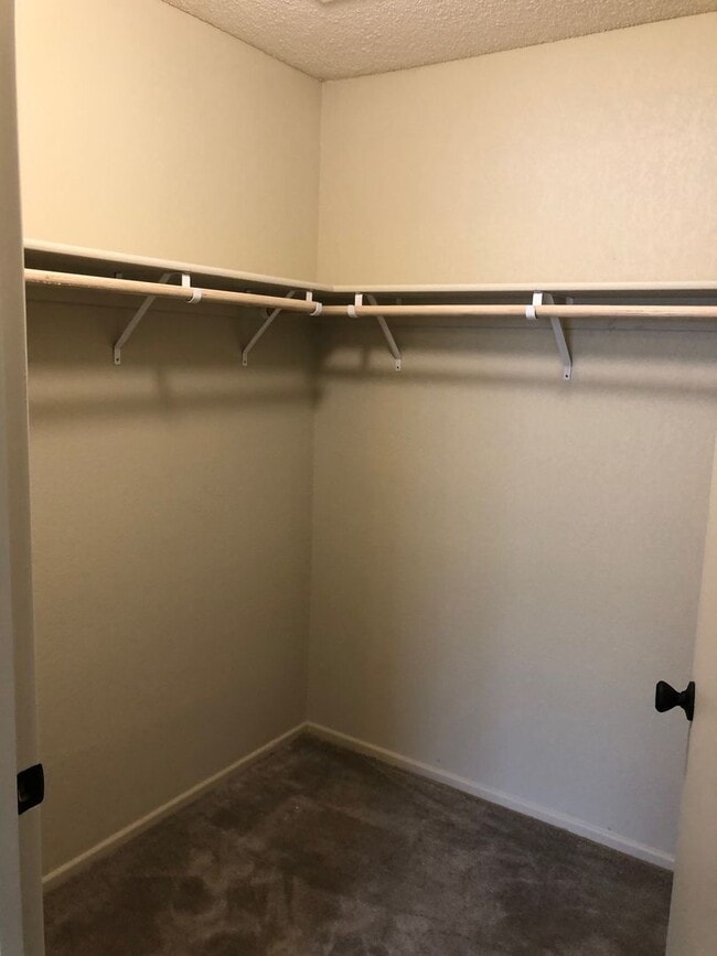 Building Photo - 3 bedroom Townhome in Desert Sky!