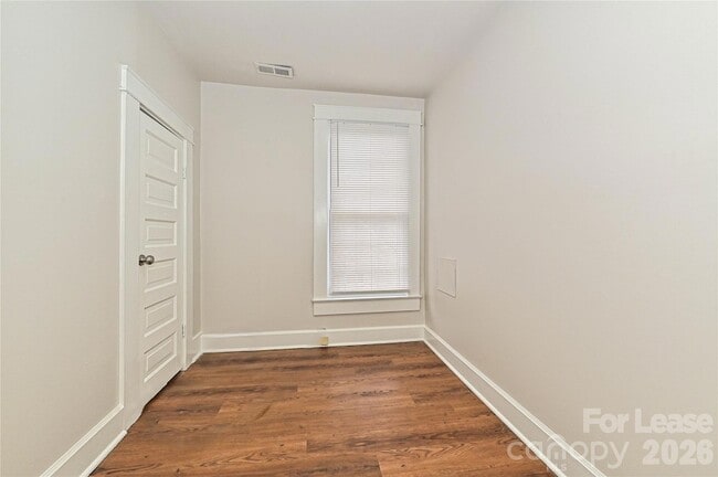 Building Photo - 1208 S Salisbury Ave