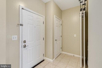 Building Photo - 2465 Army Navy Dr
