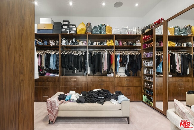 Building Photo - 1889 Rising Glen Rd