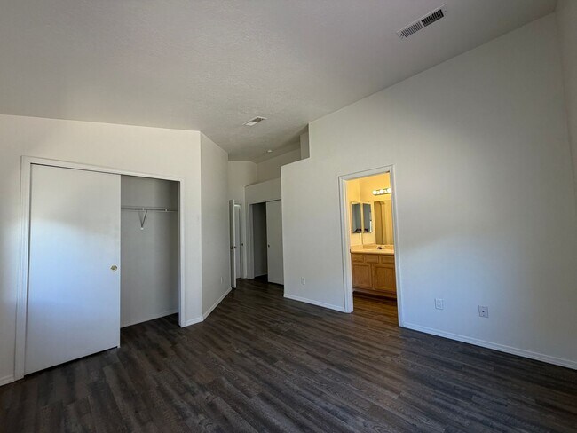 Building Photo - 6019 Full Moon Ave NW