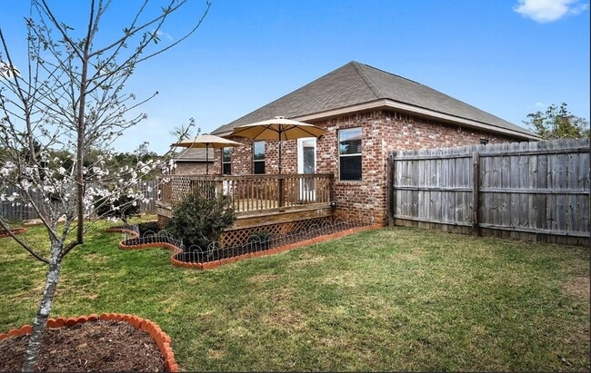Building Photo - 2492 Bentridge Dr W