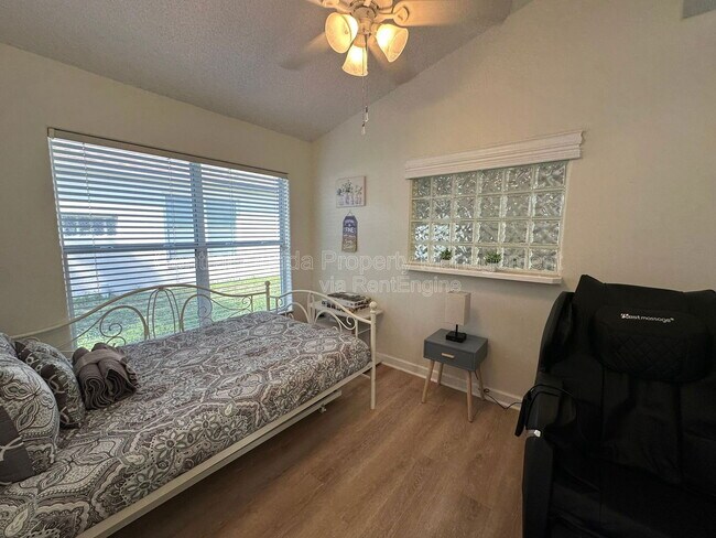 Building Photo - 1009 Lake Davenport Blvd