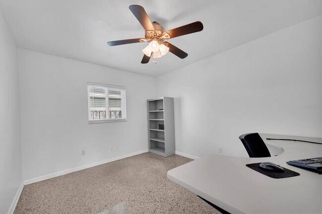 Building Photo - 3623 W Gray St