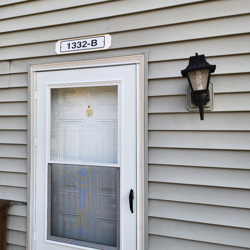 Building Photo - 1332 Hibbard Dr