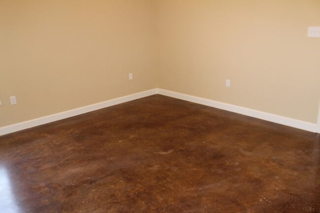 Building Photo - PRELEASE
