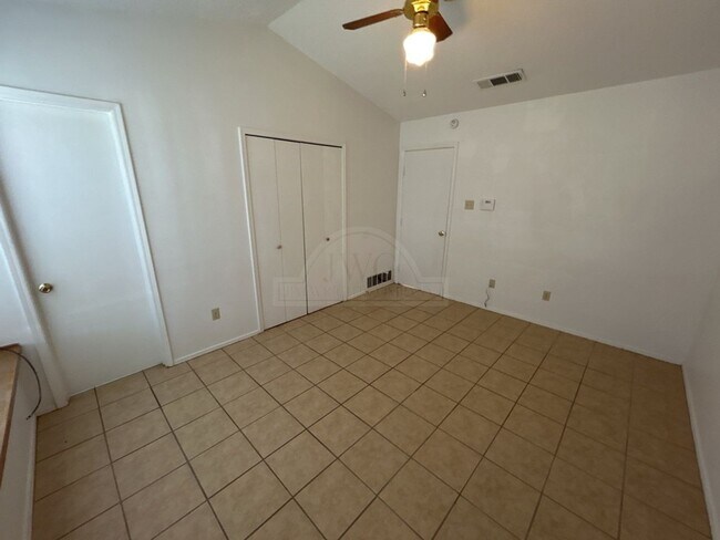 Building Photo - 1801 Lea Ann Dr