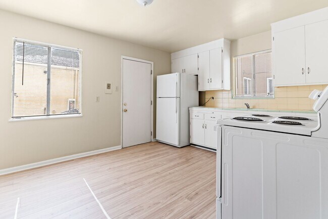 Primary Photo - Cozy 1-Bed Oakland Apartment: San Leandro ...