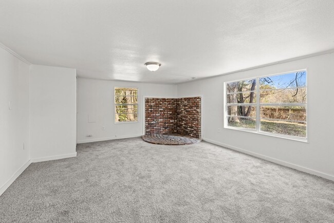 Building Photo - Newly Renovated 3 Bedroom 2 Bath Home Available Now! MOVE-IN SPECIAL: Get your FIRST MONTH'S rent...