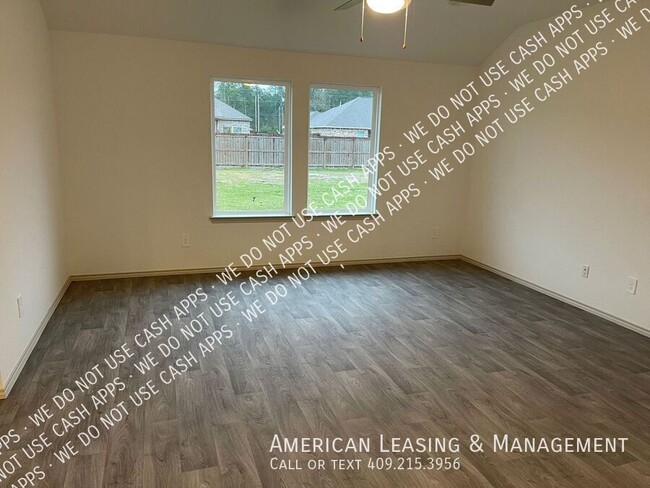 Building Photo - 1585 Holly Trails