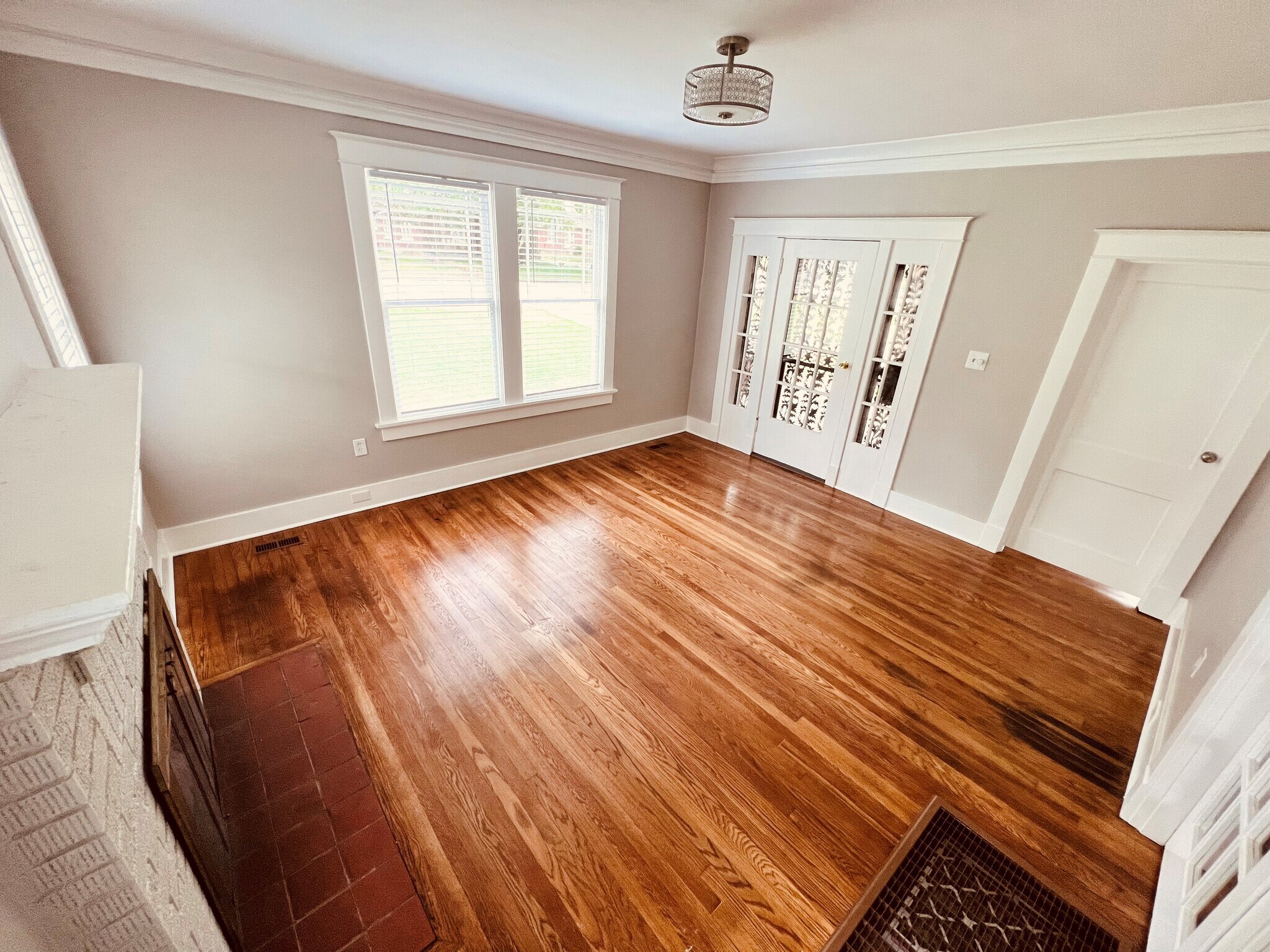 Living Room - 485 S Reese St