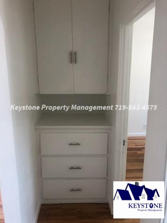 Building Photo - Pet Friendly North Side Home 2 Bedroom/1 Bathroom/1 Car Garage $1350/$1350