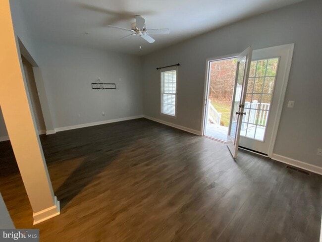 Building Photo - 28447 Pinehurst Cir