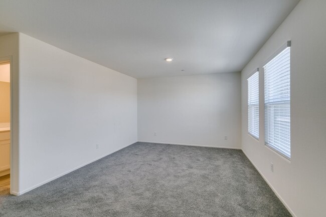 Building Photo - Gorgeous Townhome with upgrades in gated community* 3 large bedrooms, 2 car garage*Community pool...