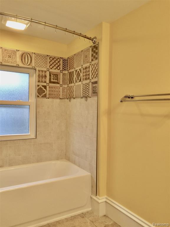 Building Photo - 115 E Lincoln St