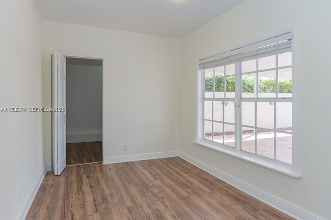 Building Photo - 5520 Hayes St