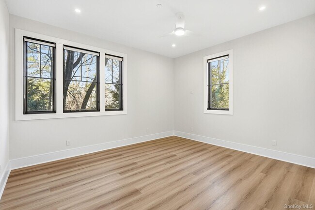 Building Photo - 34 Clinton Ave