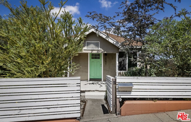 Building Photo - 1562 Attridge Ave