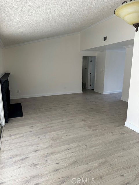 Building Photo - 9511 Hayvenhurst Ave