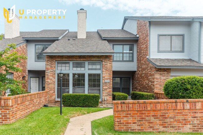 Primary Photo - Sweet townhome in the heart of Plano
