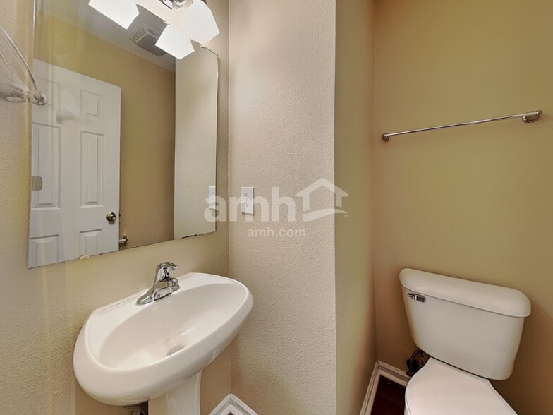 Building Photo - 1854 Wandflower Cir