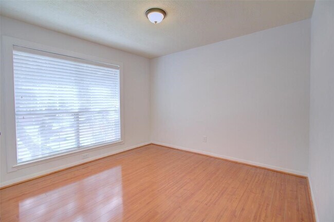 Building Photo - 1226 Rabbs Crossing