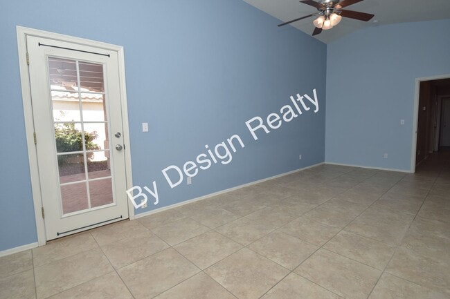 Building Photo - Corner Lot 3 Bed 2 Bath Home Near El Conquistador Golf