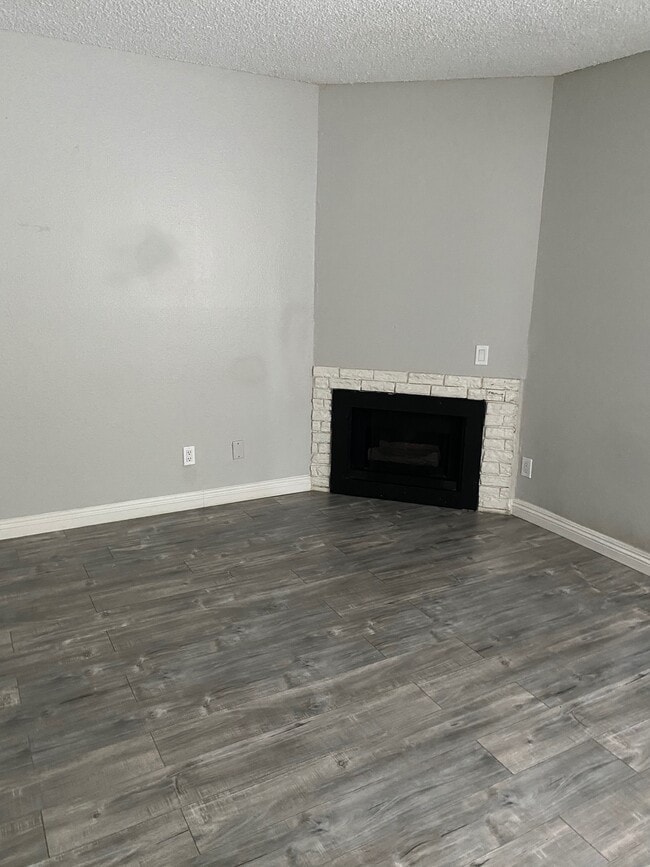 Building Photo - 20202 Leadwell St