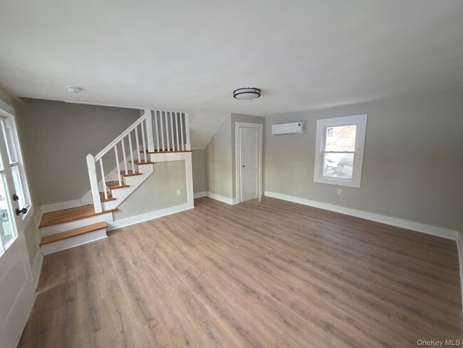 Building Photo - 263 S Mountain Rd