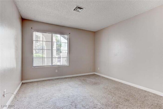 Building Photo - 4860 Nara Vista Way