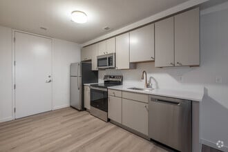 Interior Photo - 92 E Forest Ave