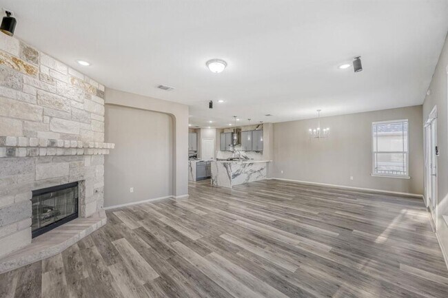 Building Photo - 198 Danish Dr