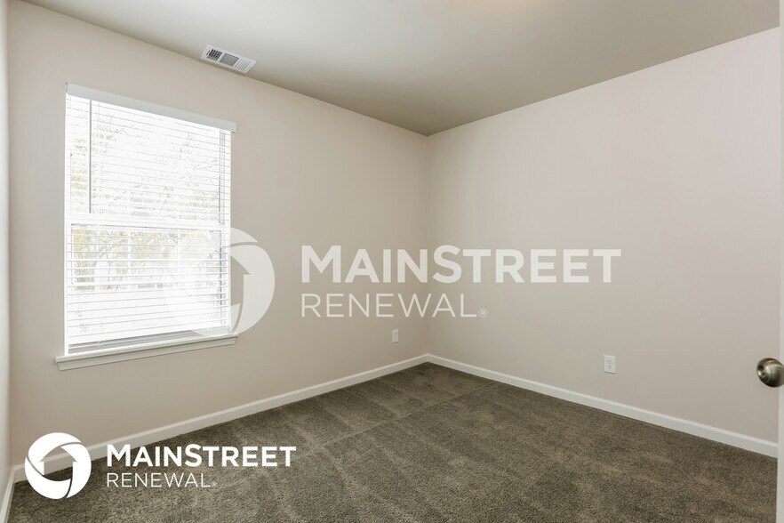 Building Photo - 2804 Crest Ridge Way SW