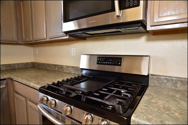 Building Photo - 14325 Island Point Dr