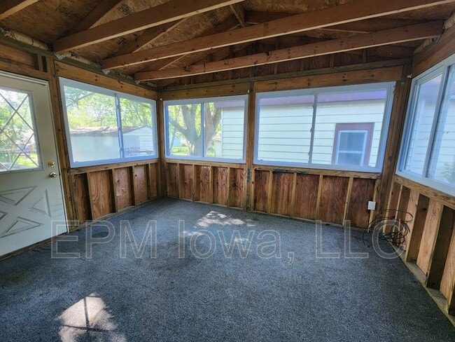 Building Photo - 1126 Columbia St