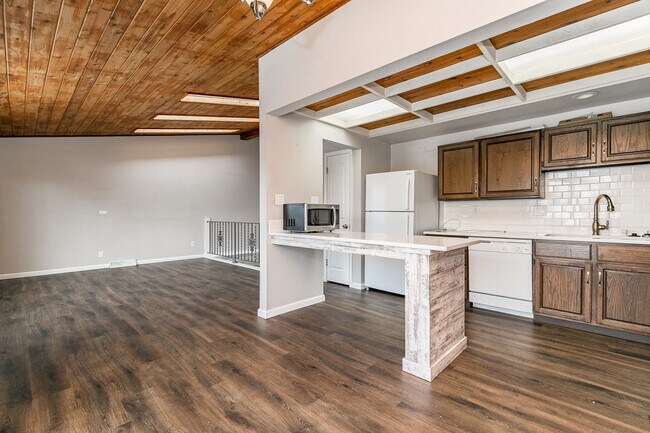 Building Photo - 130 Harbet Ave NW