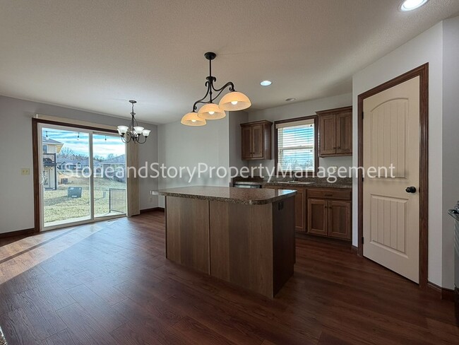 Building Photo - 3 bedroom 2 bath in Washburn Rural school district