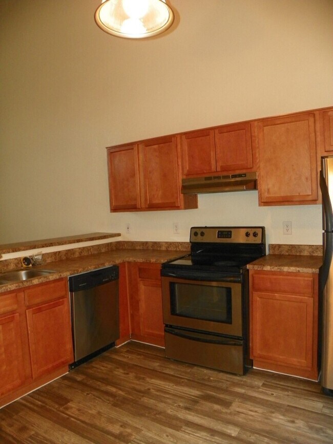 Building Photo - 1 bedroom with loft - or 2nd bedroom - w/d...