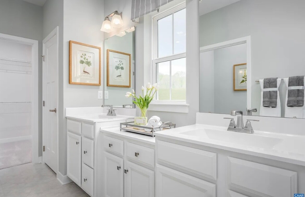 Building Photo - 736 Empire St