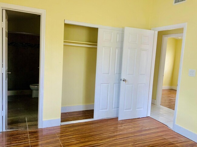 Building Photo - 747 Orchid Dr